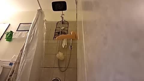 dailyshowers online show from May 2, 3:09 am