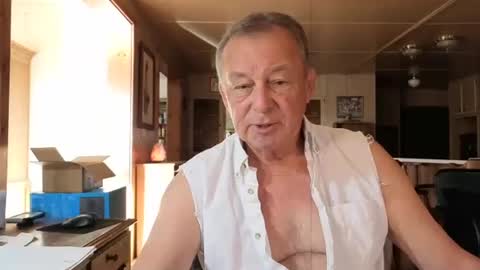 Snapshot of dakit2 chatting on October 19, 3:26 pm dakit online show from October 19, 3:26 pm