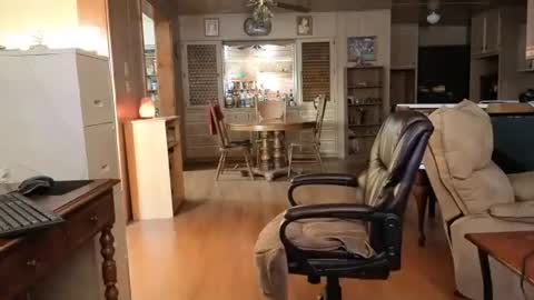 dakit online show from February 13, 3:06 pm