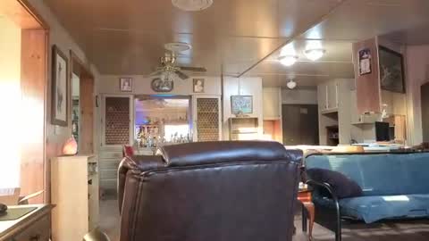 Snapshot of dakit2 chatting on October 12, 2:22 pm dakit online show from October 12, 2:22 pm