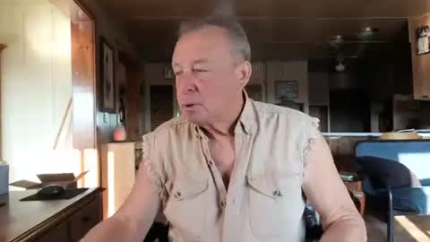 Snapshot of dakit2 chatting on October 17, 3:16 pm dakit online show from October 17, 3:16 pm