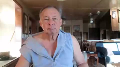 Snapshot of dakit2 chatting on October 15, 3:08 pm dakit online show from October 15, 3:08 pm