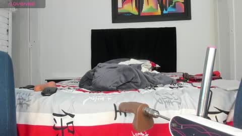 Snapshot of dalejandrov chatting on October 15, 7:43 pm online show from October 15, 7:43 pm