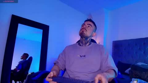 Dallas whitee online show from June 6, 8:15 pm