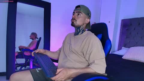 Dallas whitee online show from April 2, 6:05 pm