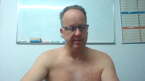 Snapshot of dallastxguy74 chatting on December 6, 2:46 am dallastxguy74 online show from December 6, 2:46 am