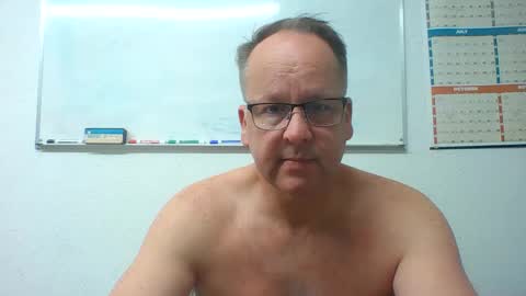 Snapshot of dallastxguy74 chatting on December 10, 2:46 am dallastxguy74 online show from December 10, 2:46 am