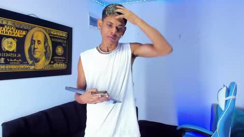 Snapshot of damar_felipe chatting on January 8, 6:20 am damar_felipe online show from January 8, 6:20 am