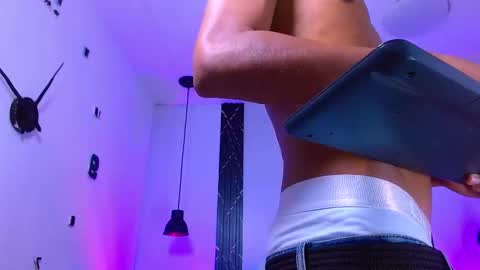 Snapshot of damar_felipe chatting on October 14, 10:55 am damar_felipe online show from October 14, 10:55 am