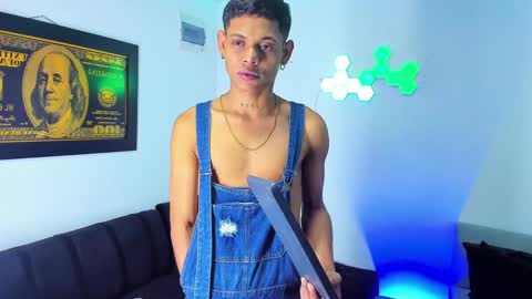 Snapshot of damar_felipe chatting on December 6, 4:58 am damar_felipe online show from December 6, 4:58 am