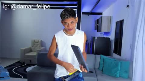 Snapshot of damar_felipe chatting on February 10, 5:03 am damar_felipe online show from February 10, 5:03 am