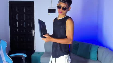 Snapshot of damar_felipe chatting on March 6, 5:24 am damar_felipe online show from March 6, 5:24 am
