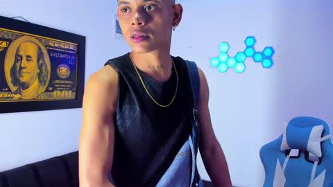 Snapshot of damar_felipe chatting on December 17, 4:34 am damar_felipe online show from December 17, 4:34 am