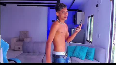 Snapshot of damar_felipe chatting on January 26, 1:58 pm damar_felipe online show from January 26, 1:58 pm