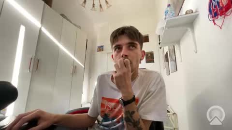 Snapshot of damebastille93 chatting on October 24, 1:46 pm Dame Bastille Littel Prince online show from October 24, 1:46 pm