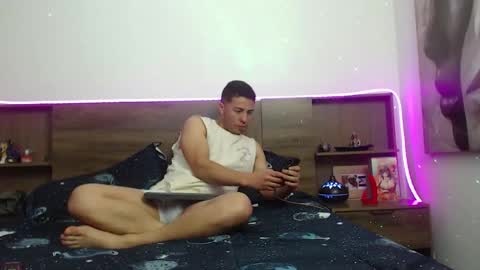 damian_ferrer01 online show from November 14, 2:48 am