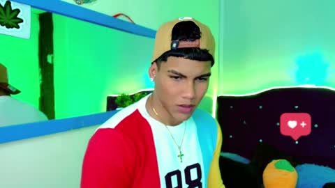 Snapshot of damian_latinxxx chatting on February 3, 7:51 am Damian online show from February 3, 7:51 am