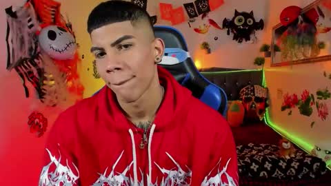 Snapshot of damian_latinxxx chatting on October 29, 3:20 am Damian online show from October 29, 3:20 am