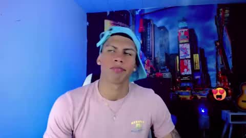 Snapshot of damian_latinxxx chatting on December 7, 3:14 am Damian online show from December 7, 3:14 am