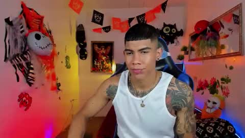 Snapshot of damian_latinxxx chatting on October 30, 3:30 am Damian online show from October 30, 3:30 am