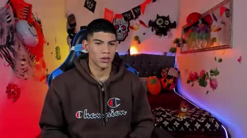 Snapshot of damian_latinxxx chatting on October 25, 3:30 am Damian online show from October 25, 3:30 am