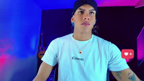Snapshot of damian_latinxxx chatting on February 27, 3:03 am Damian online show from February 27, 3:03 am