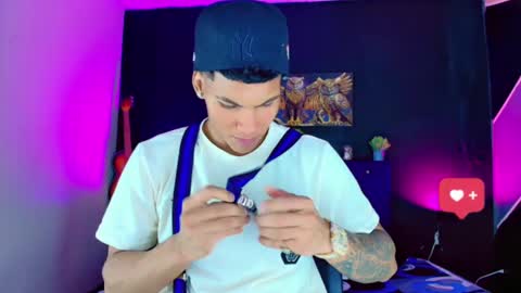 Snapshot of damian_latinxxx chatting on February 26, 2:59 am Damian online show from February 26, 2:59 am