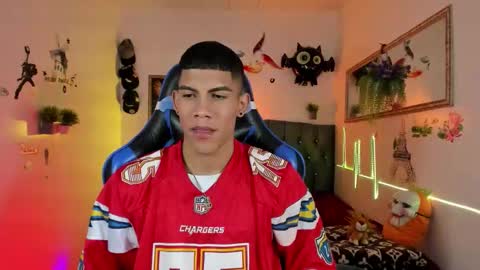 Snapshot of damian_latinxxx chatting on November 1, 4:05 am Damian online show from November 1, 4:05 am