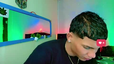 Snapshot of damian_latinxxx chatting on February 4, 2:39 am Damian online show from February 4, 2:39 am