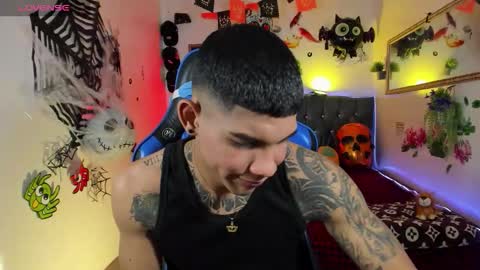 Snapshot of damian_latinxxx chatting on October 18, 3:55 am Damian online show from October 18, 3:55 am