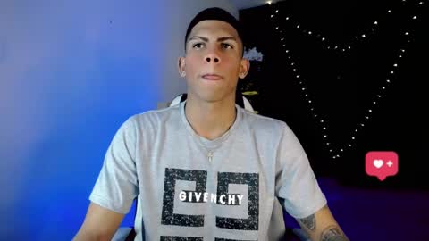Snapshot of damian_latinxxx chatting on December 12, 3:43 am Damian online show from December 12, 3:43 am
