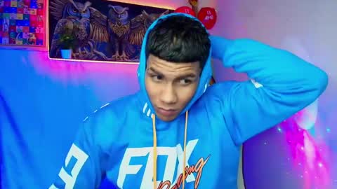 Snapshot of damian_latinxxx chatting on February 16, 9:59 pm Damian online show from February 16, 9:59 pm