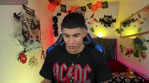 Snapshot of damian_latinxxx chatting on October 17, 3:10 am Damian online show from October 17, 3:10 am