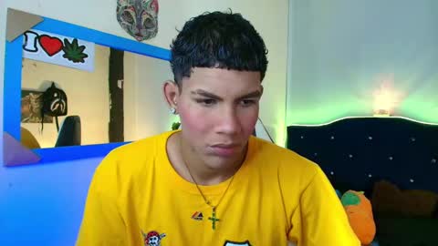 Snapshot of damian_latinxxx chatting on February 2, 2:27 am Damian online show from February 2, 2:27 am