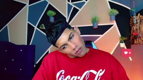 Snapshot of damian_latinxxx chatting on February 22, 3:23 am Damian online show from February 22, 3:23 am