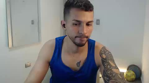 Snapshot of damian_muscle chatting on September 16, 8:20 pm Damian online show from September 16, 8:20 pm