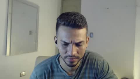 Snapshot of damian_muscle chatting on September 17, 10:11 pm Damian online show from September 17, 10:11 pm