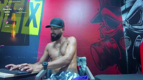 Snapshot of damian_shakur chatting on September 24, 9:19 am damian_shakur online show from September 24, 9:19 am