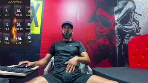 Snapshot of damian_shakur chatting on October 8, 11:25 am damian_shakur online show from October 8, 11:25 am
