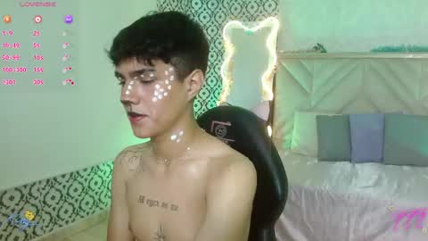 damian_tay online show from June 7, 11:50 am