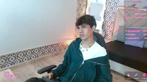 damian_tay online show from April 16, 11:32 am