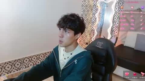 damian_tay online show from April 22, 11:48 am