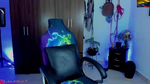 Snapshot of damian_torner chatting on February 21, 10:39 am Damian torner online show from February 21, 10:39 am