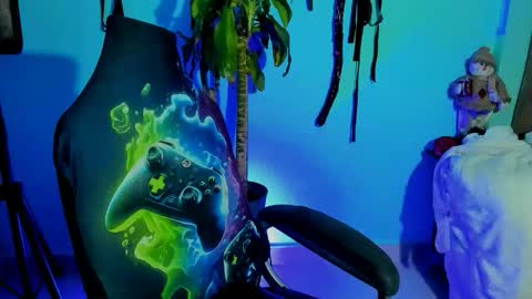 Snapshot of damian_torner chatting on October 22, 7:45 am Damian torner online show from October 22, 7:45 am