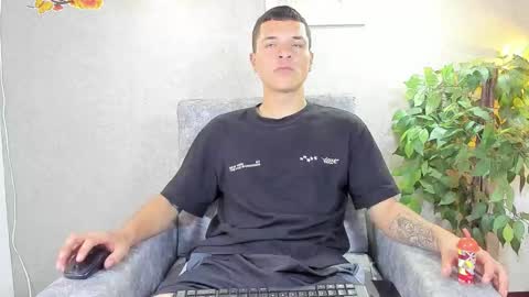 damian_vega13 online show from November 24, 6:31 pm