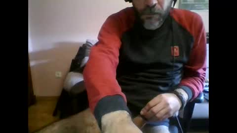 Snapshot of damianour chatting on February 19, 3:27 pm damianour online show from February 19, 3:27 pm