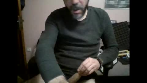 Snapshot of damianour chatting on December 5, 5:40 pm damianour online show from December 5, 5:40 pm
