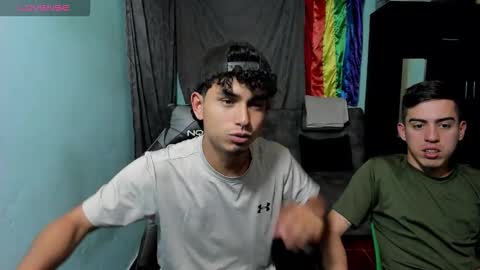 DAMIAN Y SANTI online show from January 11, 5:38 pm