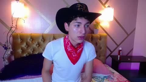Snapshot of damiian21_ chatting on February 10, 1:01 pm Damiian21 online show from February 10, 1:01 pm