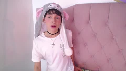 Snapshot of damiian21_ chatting on March 12, 2:01 pm Damiian21 online show from March 12, 2:01 pm